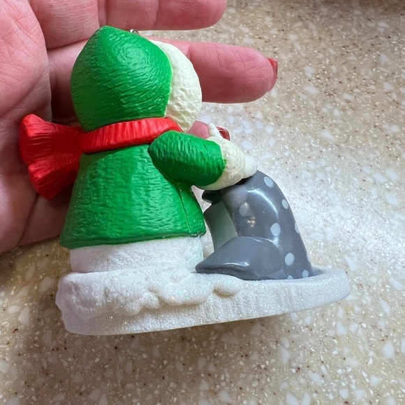 2022 Hallmark Snow Buddies 25th in the Series Ornament NEW - Picture 9 of 12